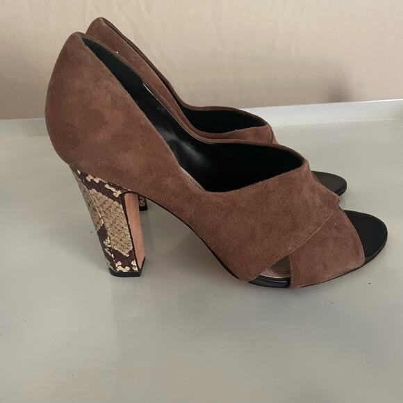 Plenty by Tracy Reese Dania Gazelle Suede OpenToe Heel. Size 37.5/7. - Picture 1 of 7